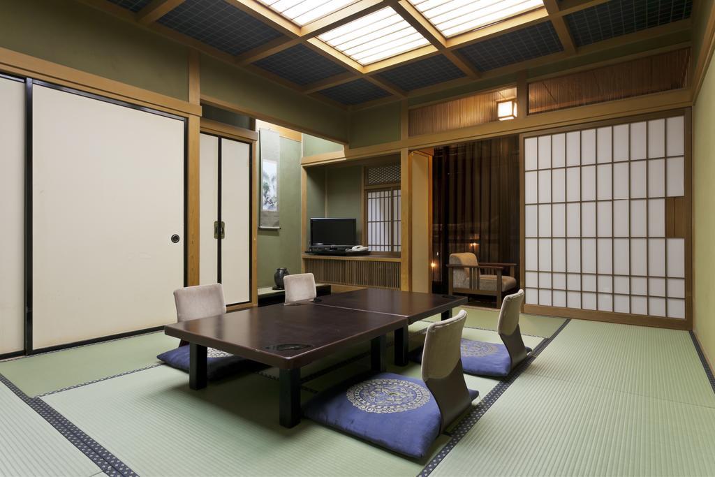 Chambre Supérieure de Style Japonais - Petit-Déjeuner et Dîner Inclus